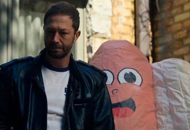 Картинка из сериала Медведь 1 сезон