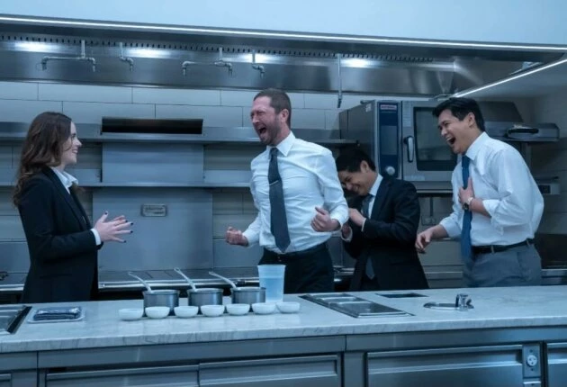 Картинка из сериала Медведь 2 сезон